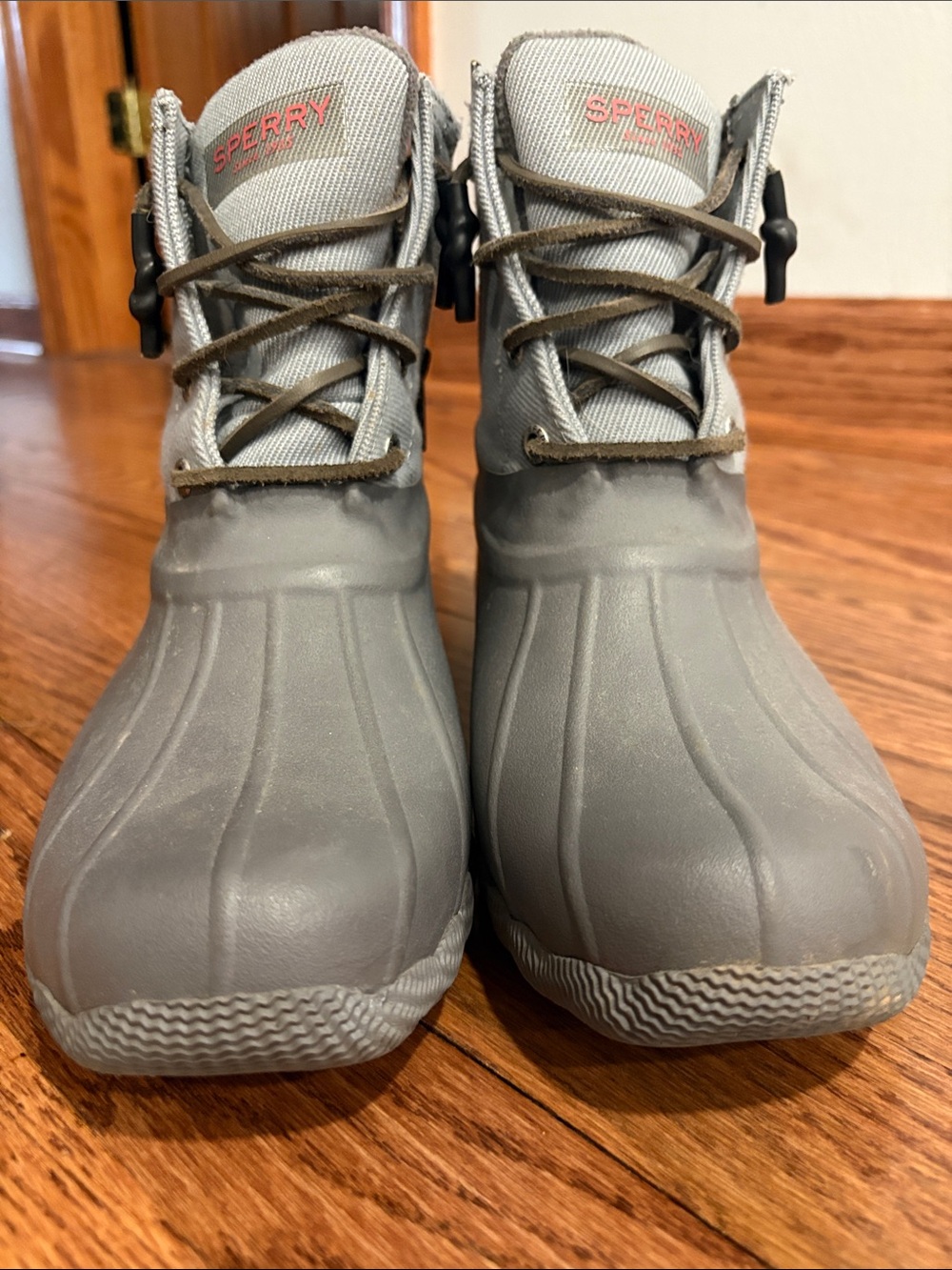 Sperry women’s Gray Waterproof Duck Rain Boots with Toggle Laces